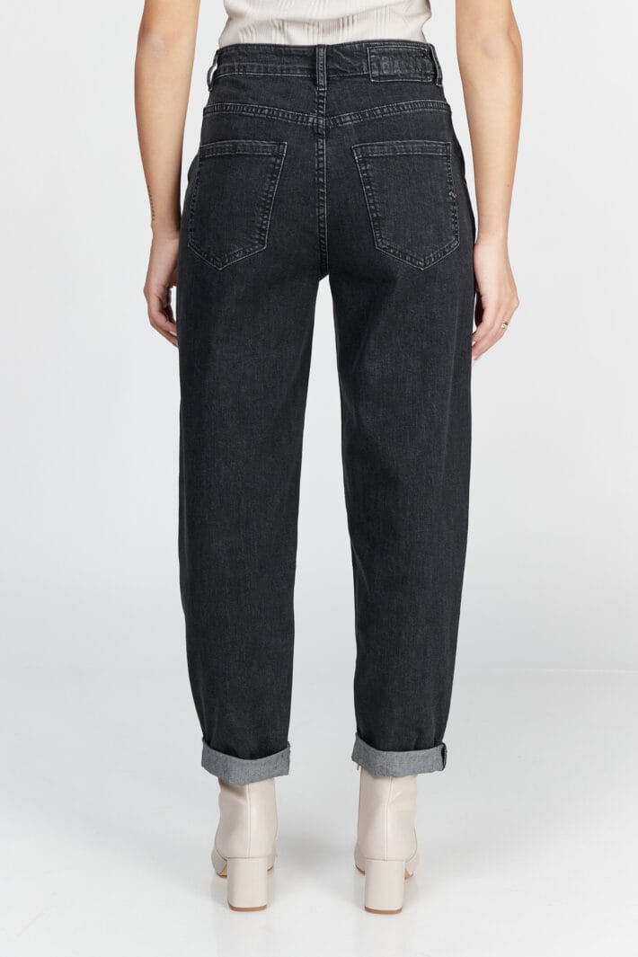 224705 223904 Black 6.jpg