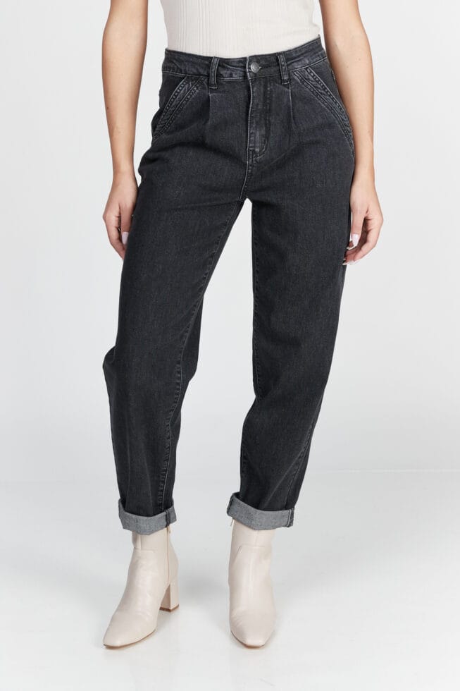 224705 223907 Black 6.jpg